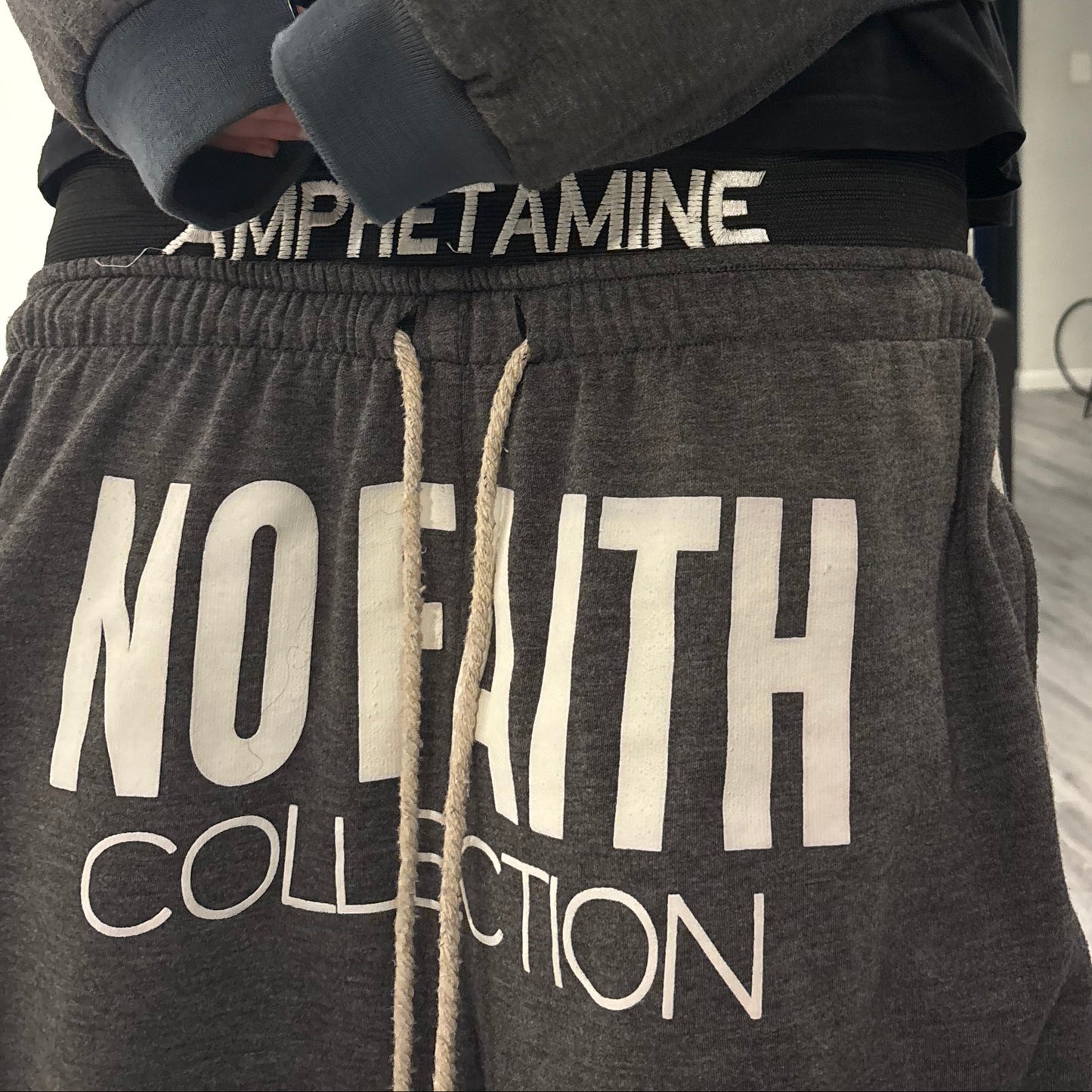 No faith sweatpants grey